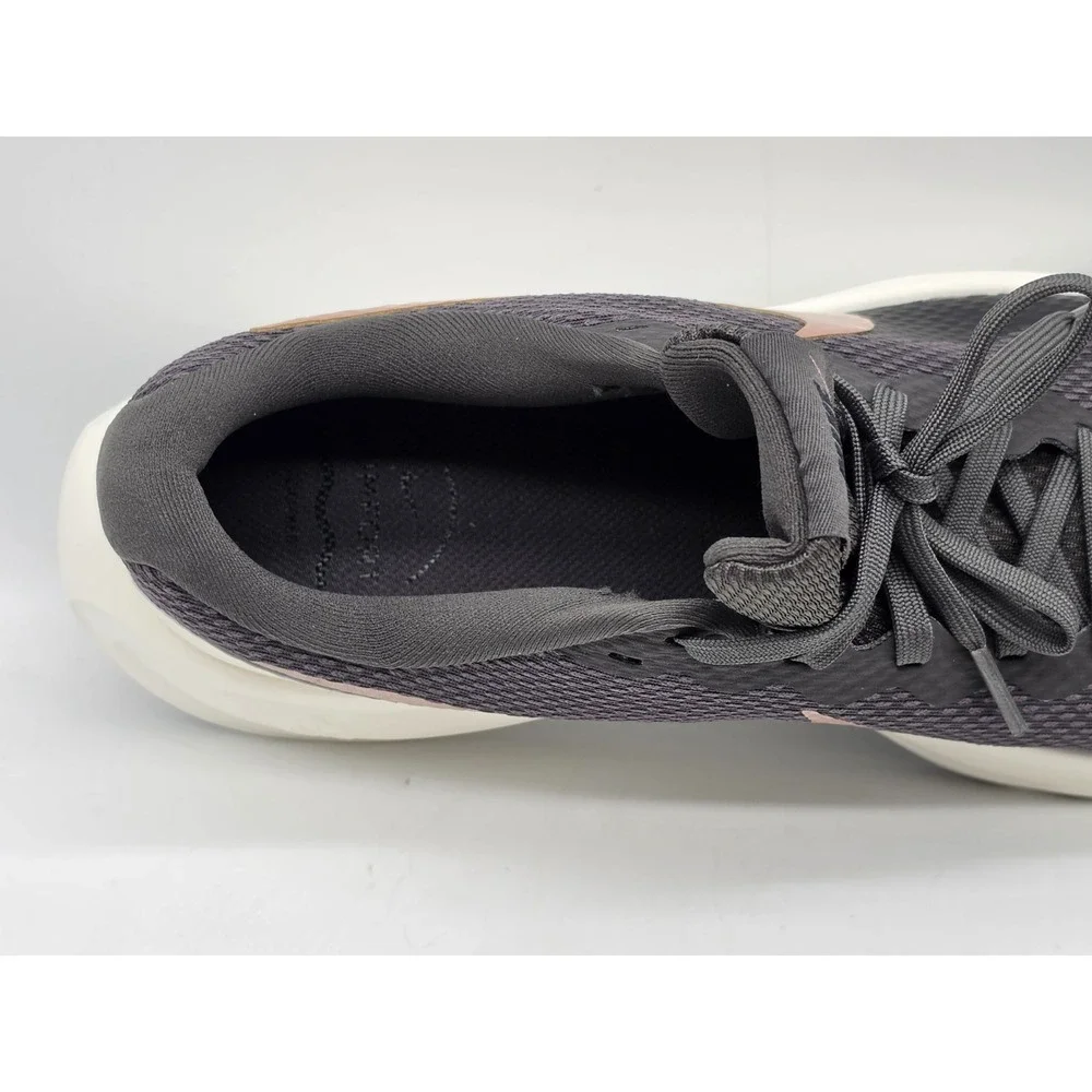 Nike revolution women